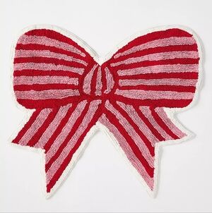 Anthropologie Shaped Bow Tufted Bath Mat
